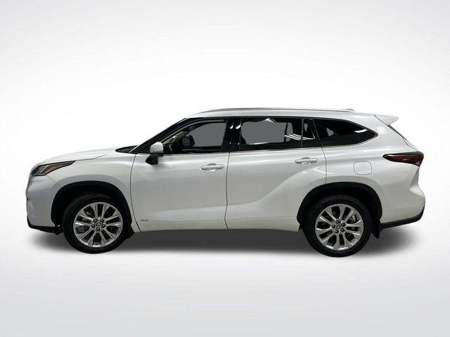 used 2024 Toyota Highlander Hybrid car, priced at $47,483
