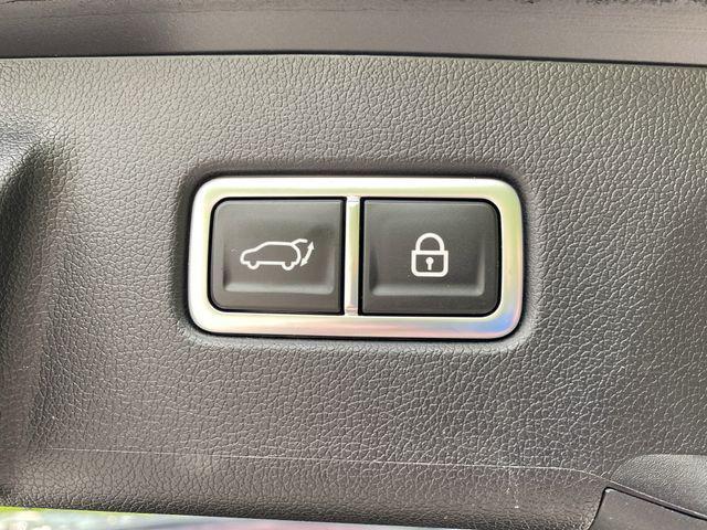 used 2023 Kia Sorento car, priced at $30,504