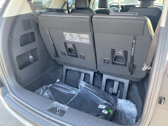 new 2026 Kia Carnival Hybrid car, priced at $43,377