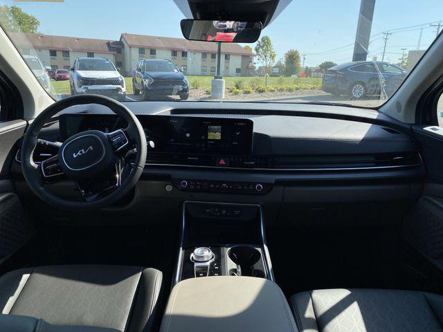 new 2026 Kia Carnival Hybrid car, priced at $43,377