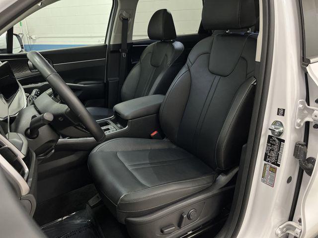 used 2024 Kia Sorento car, priced at $32,133
