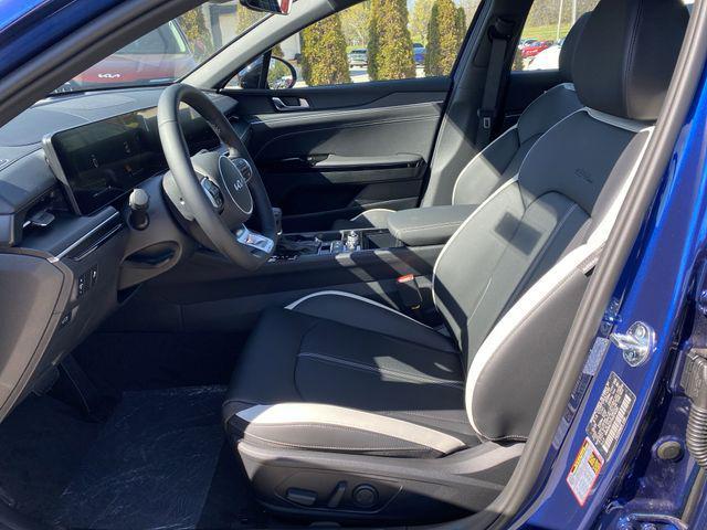 new 2025 Kia K5 car, priced at $30,202