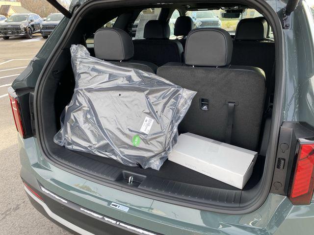 new 2026 Kia Sorento Hybrid car, priced at $47,515