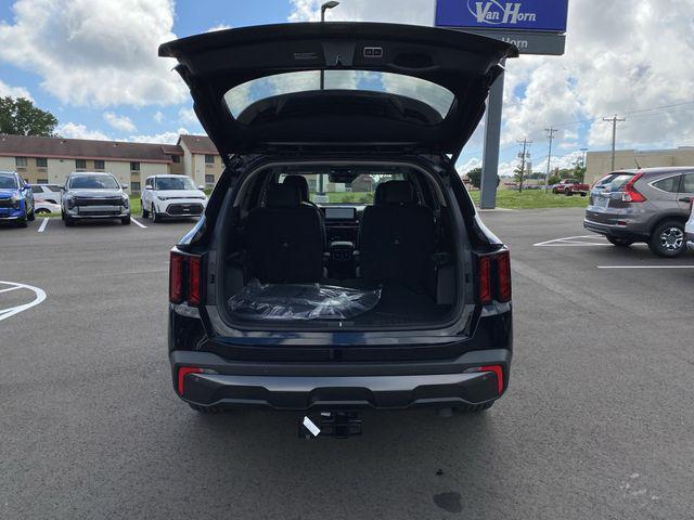 new 2025 Kia Sorento car, priced at $42,275