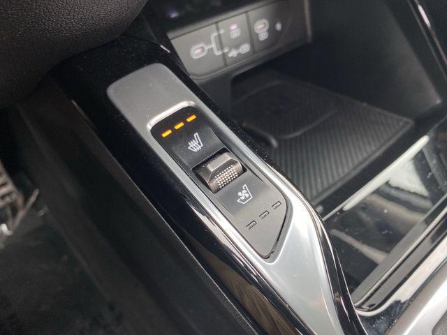 used 2025 Kia Sorento car, priced at $39,362