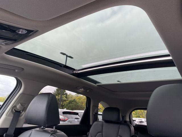 used 2025 Kia Sorento car, priced at $39,362