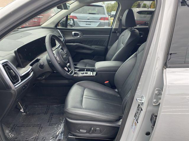 used 2025 Kia Sorento car, priced at $39,362