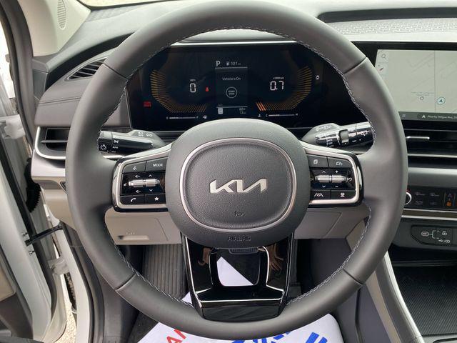 new 2025 Kia Carnival car, priced at $40,175