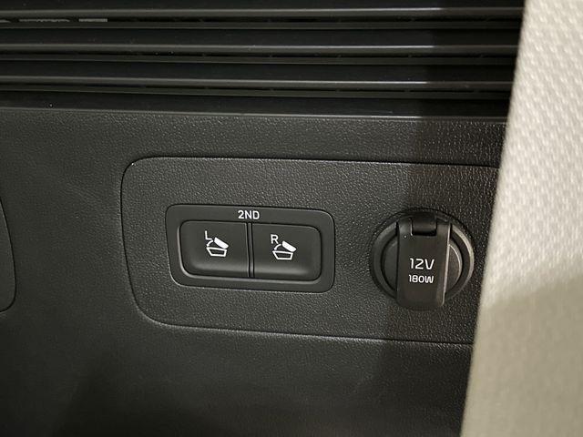 used 2023 Kia Sorento Plug-In Hybrid car, priced at $31,875