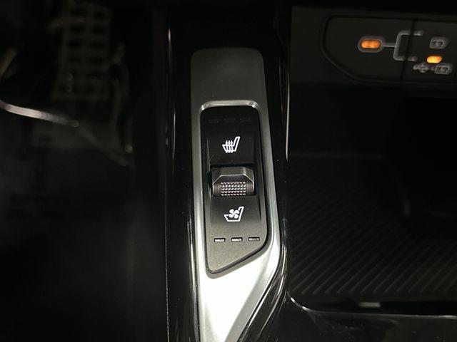 used 2024 Kia Sorento car, priced at $34,889