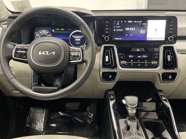used 2023 Kia Sorento car, priced at $30,226