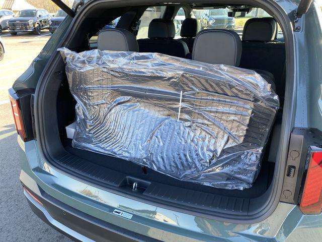 new 2026 Kia Sorento Hybrid car, priced at $47,698