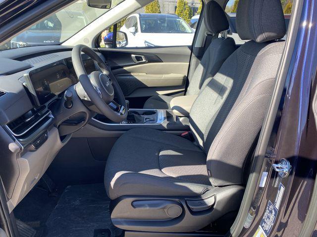 new 2025 Kia Carnival car, priced at $37,902