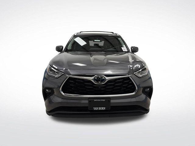 used 2024 Toyota Highlander car, priced at $41,831