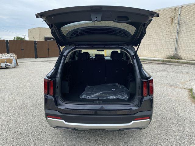 new 2025 Kia Sorento car, priced at $36,604