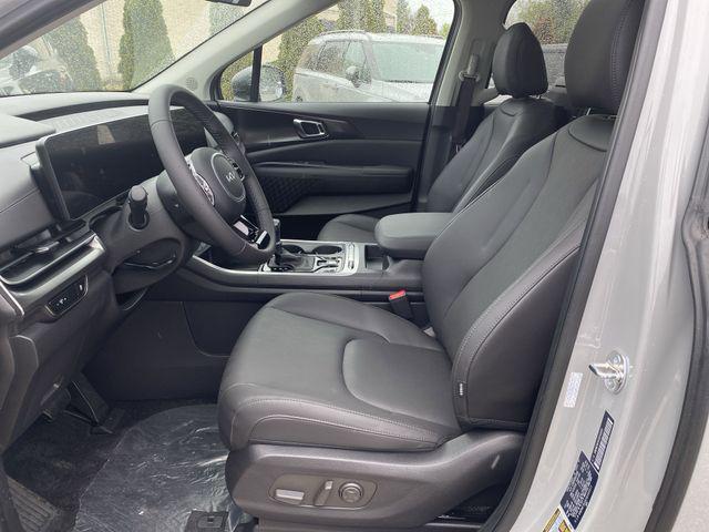 new 2025 Kia Carnival car, priced at $51,078