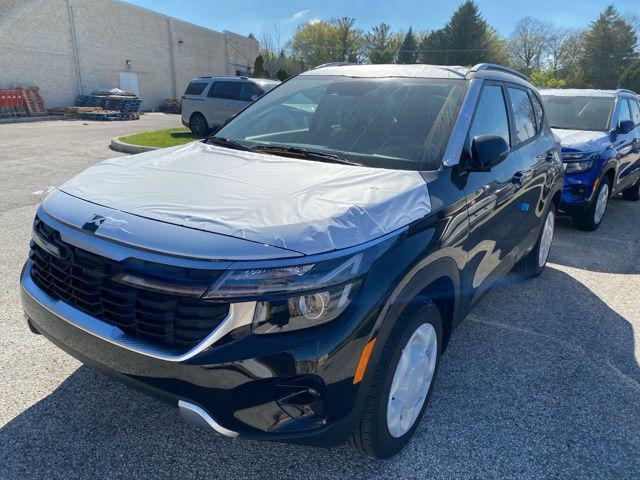 new 2025 Kia Seltos car, priced at $28,125