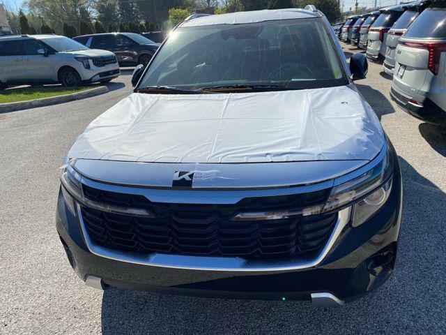 new 2025 Kia Seltos car, priced at $28,125