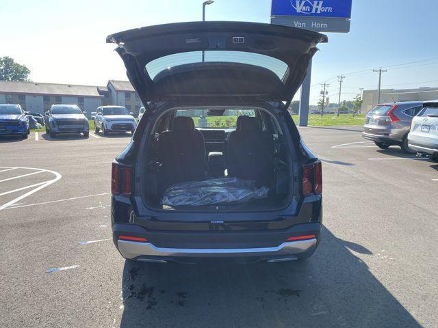 new 2025 Kia Sorento Hybrid car, priced at $42,127
