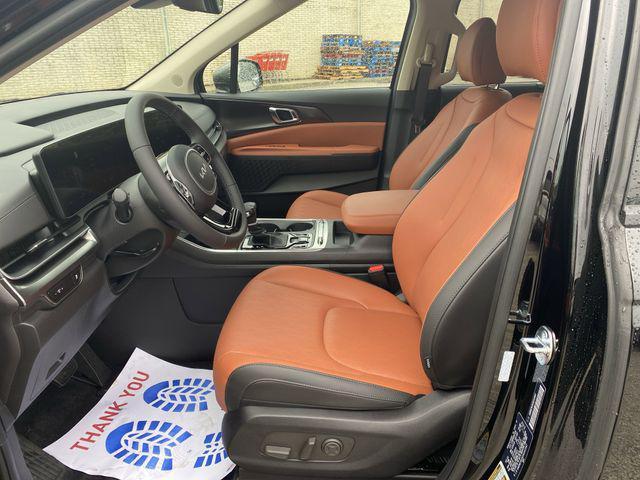 new 2025 Kia Carnival car, priced at $48,059