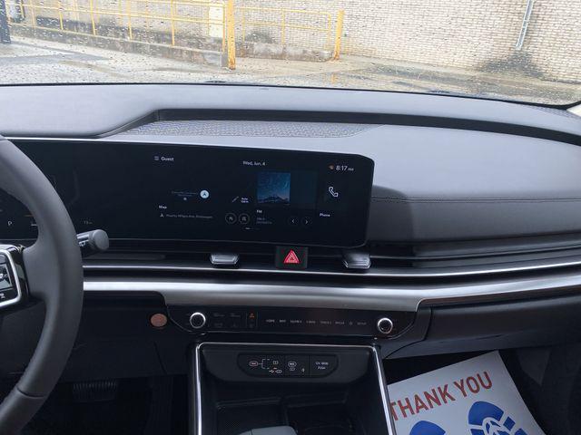 new 2025 Kia Carnival car, priced at $48,059