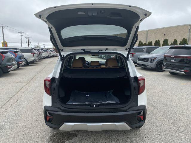 new 2025 Kia Seltos car, priced at $30,110