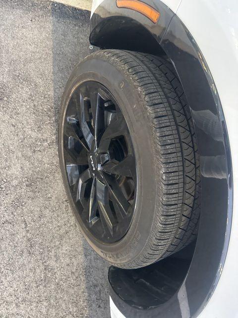 used 2023 Kia Sorento car, priced at $31,390