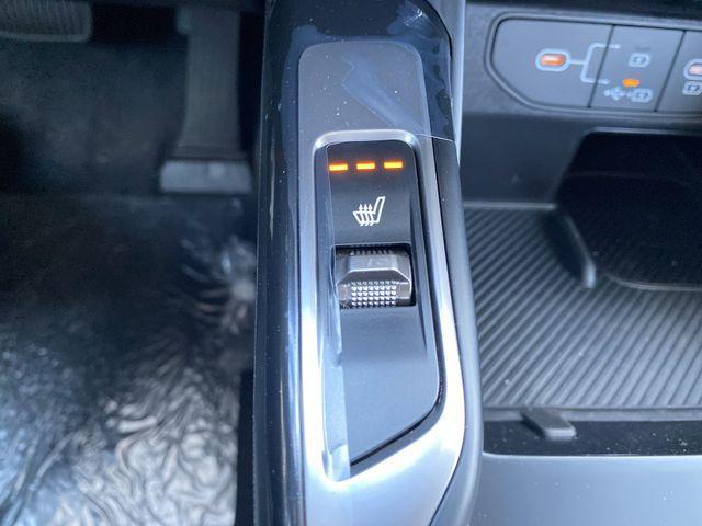 new 2025 Kia Sorento car, priced at $42,619
