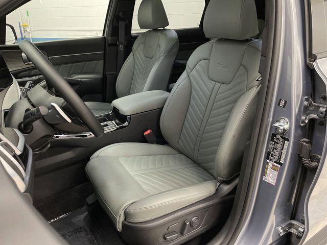 used 2025 Kia Sorento car, priced at $38,615