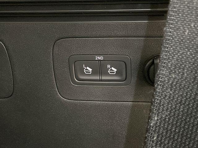 used 2025 Kia Sorento car, priced at $38,615