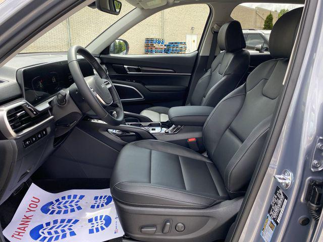 new 2025 Kia Telluride car, priced at $41,732