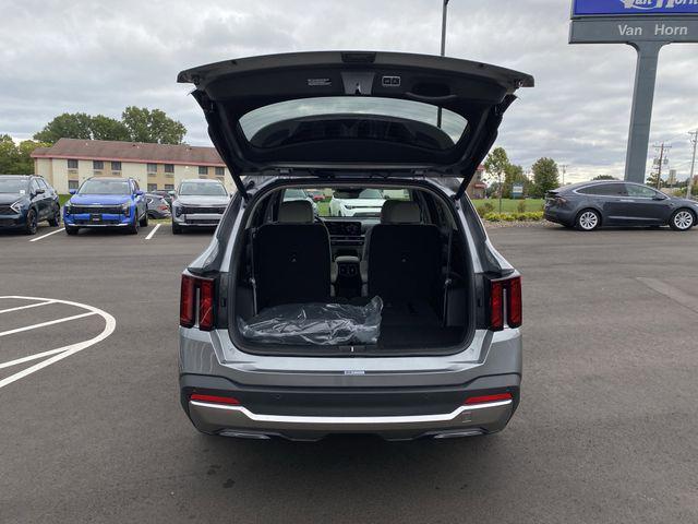 new 2025 Kia Sorento Hybrid car, priced at $38,890