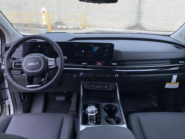 new 2025 Kia Carnival Hybrid car, priced at $54,910