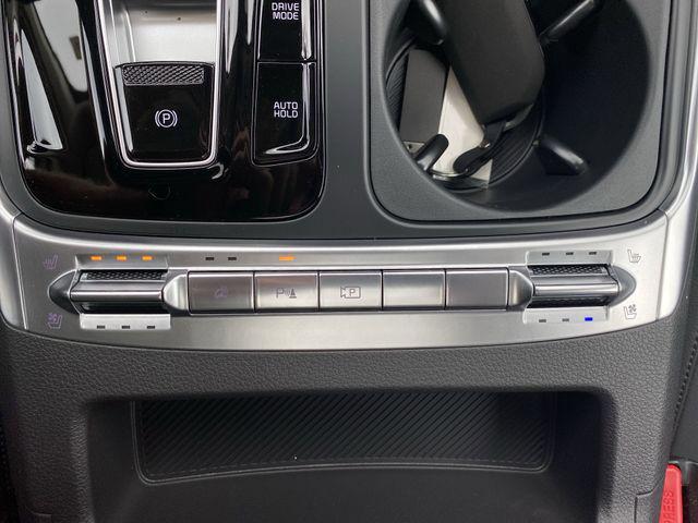 new 2025 Kia Carnival Hybrid car, priced at $56,066