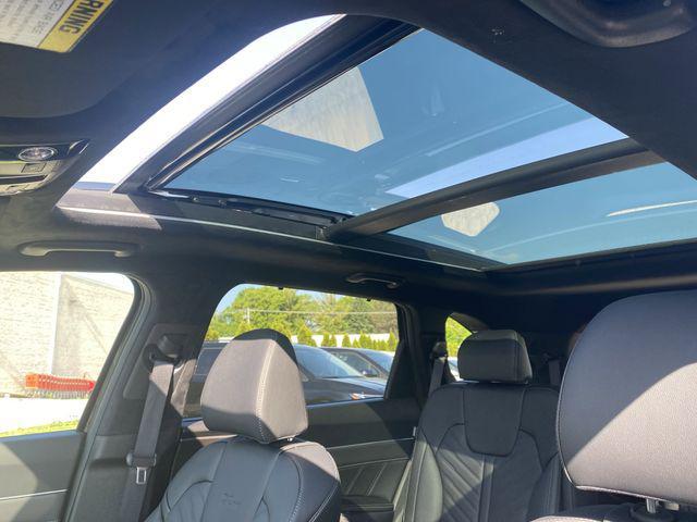new 2025 Kia Sorento car, priced at $46,982