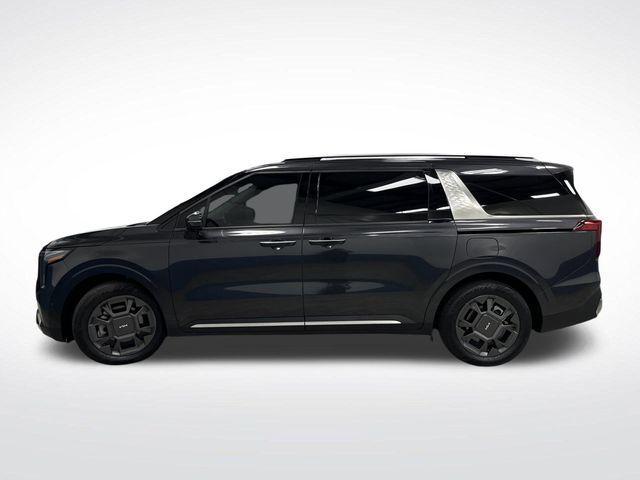used 2025 Kia Carnival Hybrid car, priced at $42,354
