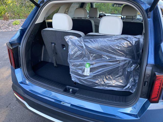 new 2025 Kia Sorento Hybrid car, priced at $40,547