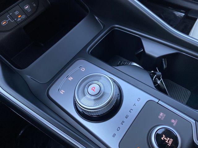 new 2025 Kia Sorento Hybrid car, priced at $40,547