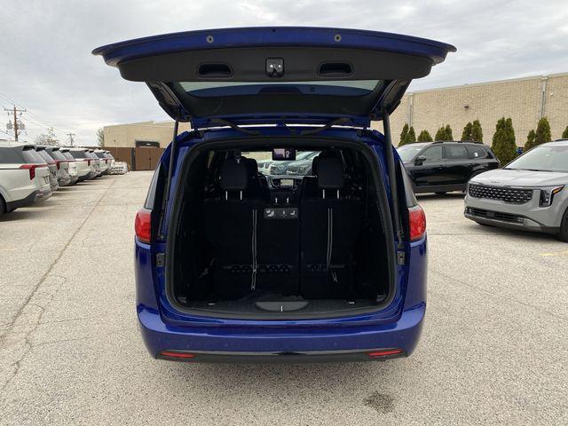 used 2020 Chrysler Pacifica Hybrid car, priced at $24,223