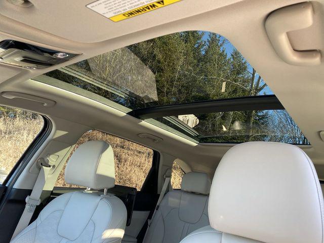 new 2025 Kia Sorento car, priced at $38,095