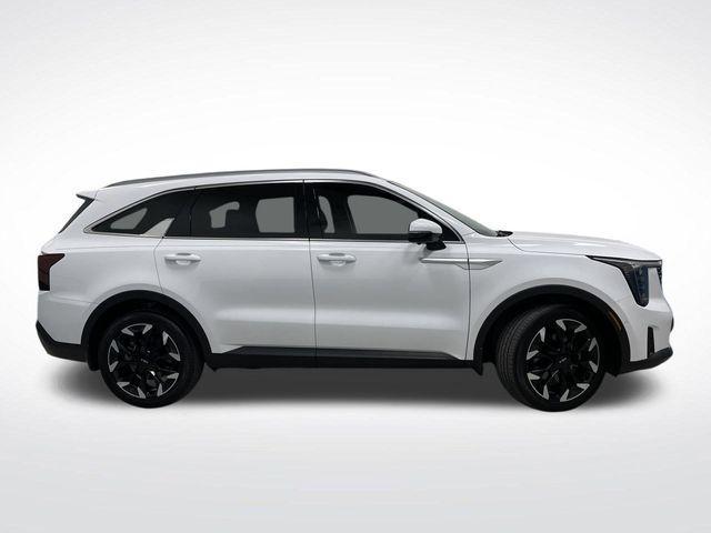used 2024 Kia Sorento car, priced at $30,632