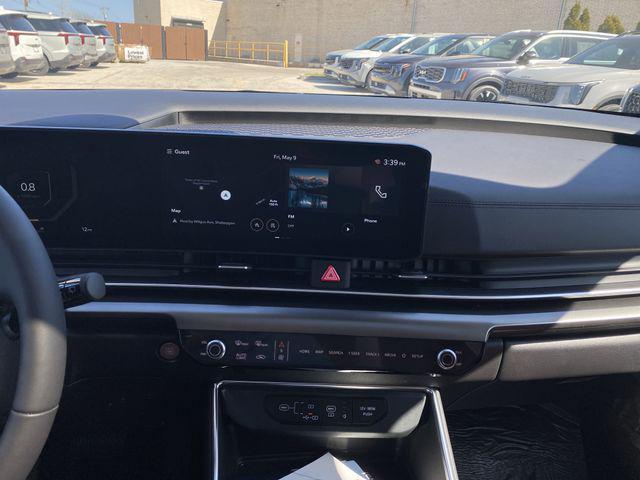 new 2025 Kia Carnival car, priced at $50,241