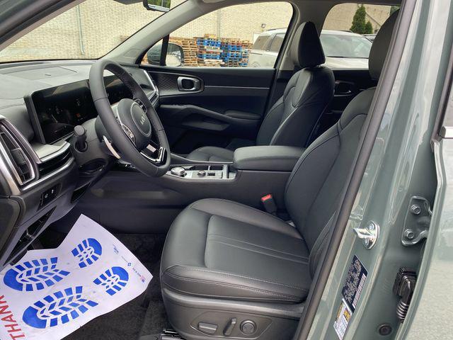 new 2025 Kia Sorento Hybrid car, priced at $41,630