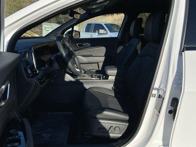 new 2025 Kia Sportage car, priced at $32,880