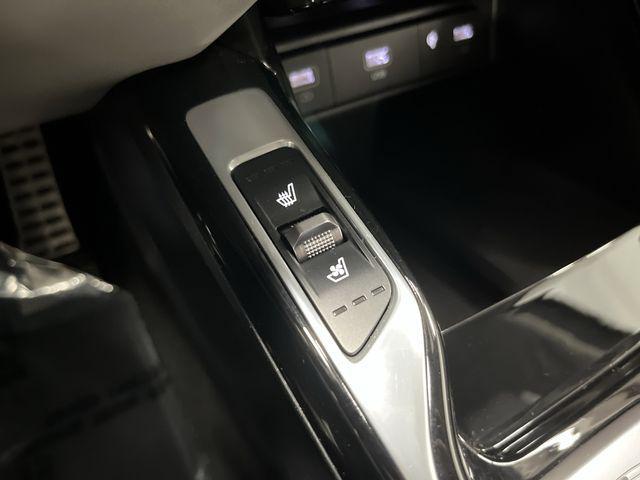 used 2023 Kia Sorento Hybrid car, priced at $31,930