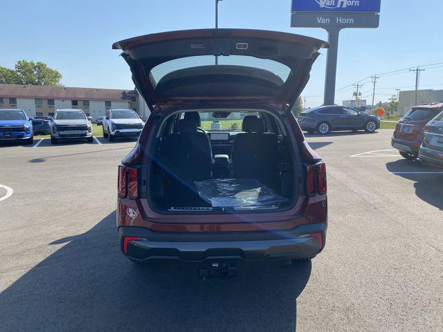 new 2025 Kia Sorento car, priced at $44,222