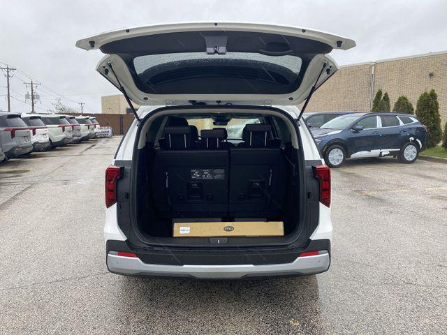 new 2025 Kia Carnival car, priced at $39,648