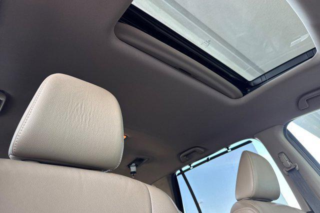 used 2022 Honda Pilot car, priced at $30,998