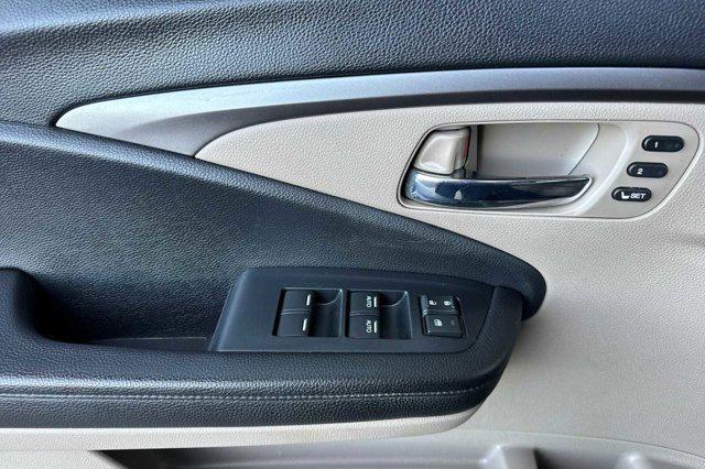 used 2022 Honda Pilot car, priced at $30,998