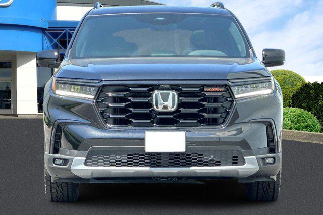 new 2025 Honda Pilot car, priced at $50,895